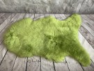 Ekte Svenske saueskinn / lammeskinn i Green Apple farge thumbnail