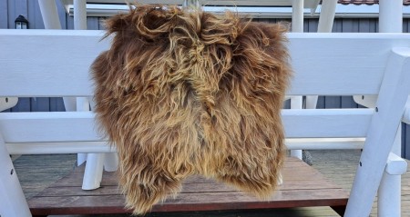 Brun langhåret saueskinn