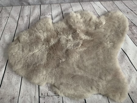 Ekte Islandske Saueskinn i Linen farge -korthåret