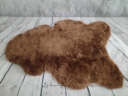 Ekte Islandske Saueskinn i Chestnut Brisa farge -korthåret