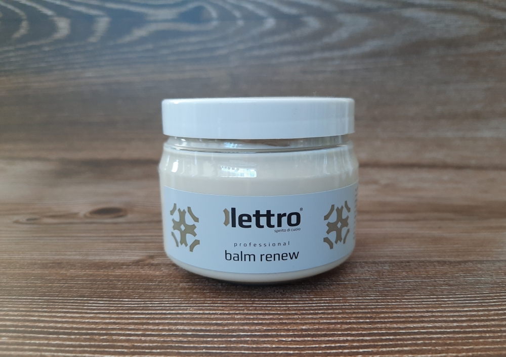 Balm Renew fornyer skinnmøbler, jakker, vesker og sko laget av glatt skinn. Det gir liv til fargene og gir også glans. 200ml